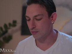 Puuma, Eroottinen, Eurooppalainen, Käsihoito, Hieronta, Punapää, Tatuointi, Tissit