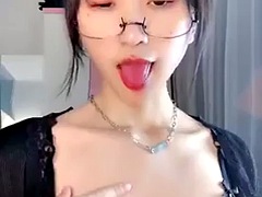 Naty Sweety flashing ass on webcam amateur