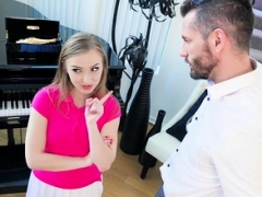 Ξανθιά, Πίπα, Χύσιμο, Σε στάση σκύλου στα τέσσερα, Στο πρόσωπο, Ηδ, Έφηβος, Βυζιά