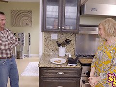 Tette grandi, Bionda, Pompino, Schizzo di sborra, Hd, Leccata, Matura, Urlando