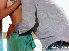 Gesztenyebarna, Vékony, Egyedül, Tini