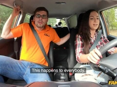 Kuřba, Auto, Na psíka, Honění, Masturbácia, Prirodzené prsia, Vonku, Teenka