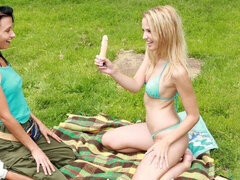 Amatør, Stor røv, Store bryster, Give finger, Onani, Barberet, Teenager, Bryster