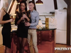 Tettona, Enorme, Lingerie, Tette naturali, Nylon, Calze, Tatuaggi, Tette