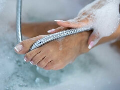 Жопа, Большие сиськи, Минет, Брюнетки, Дрочка ногами, Ласковые ручки, Секс без цензуры, Милф