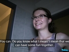 Amatoriale, Bagno, Pompino, Occhiali, All'aperto, Punto di vista pov, Pubblico, Tette