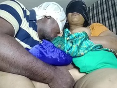 Dubbele penetratie, Vingeren, Indisch, Likken, Natuurlijk, Natuurlijke tieten, Tepels, Taboe