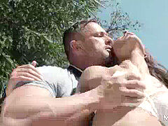 Anal, Brunette brune, Doigter, De plein air, Petite femme, Rasée, Maigrichonne