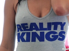 Azijci, Spalnica, Velika rit, Latinka, Lizanje, Zunaj, Trojček, Igrače