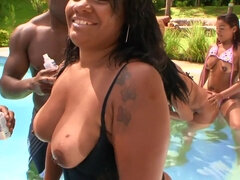 Velký zadek, Brunetka, Ebenové, Fetiš, Hd, Mezirasové, Latinské, Venku