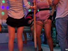 Dansen, Interraciaal, Orgie, Feest, Pornster, Satijn, Swinger, Nat