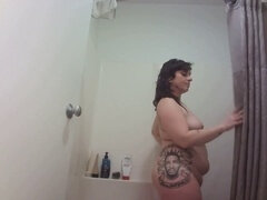 Fürdőszoba, Hatalmas hátsó, Maszti, Játékszerek