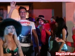 Πίπα, Ηδ, Δαντέλα, Πάρτυ, Ρουφώντας, Έφηβος