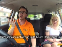 Amatőr, Szőke, Angol, Krémes süti, Felpeckelve, Kőkemény, Szabadban, Nézőpont