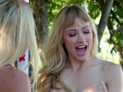 Blondine, Hd, Lesbisk, Slikning, Orgasme, Udendørs, Fisse, Røvhåret