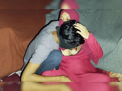 Stor pik, Pik sutte, Kæreste, Håndjob, Fisse, Skolepige, Stramt, Jomfru