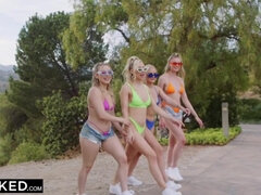 Μωρό, Ξανθιά, Βυζαρού, Ομάδα, Διαφυλετικό, Φυσικά βυζιά, Όργιο, Γλειφοκώλι