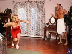 Velika rit, Velik kurac, Velike joške, Blondinka, Fafanje, Doggystyle, Kratki lasje