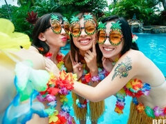 Pik sutte, Hundestilling, Håndjob, Orgie, Pov, Tatovering, Teenager, Bryster