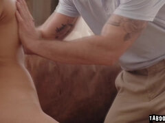 Pik sutte, Sædskud, Give finger, Knytnæve, Hårdt, Hård sex, Spanking, Tatovering