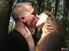 Lizanie dupy, Brunetka, Obciąganie, Obcasy, Lizanie, Mamuśka, Squirting, Cycki