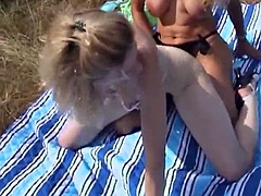 Amatør, Strand, Store bryster, Blondine, Hårdt, Ældre kvinde, Mor jeg gerne vil kneppe, Udendørs