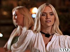 Большие сиськи, Блондинки, Минет, Ласковые ручки, Лизание, Наездница, Сиськи