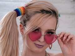 Anál, Zadek, Blondýna, Kuřba, Honění, Přírodní prsa, Vyholené, Odstraňování