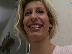 Peitos grandes, Masturbação, Consolo enorme, Masturbação, Magrinha, Solo chão, Tetas, Esposa