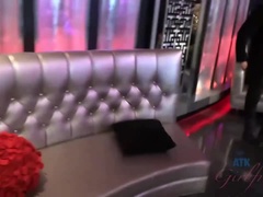 Amatorka, Blondynka, Grupa, Włochaty, Sikanie, Prysznic, Palenie, Cycki