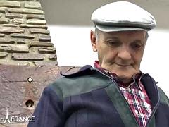 Gros seins, Branlette thaïlandaise, Mature, Mère que j'aimerais baiser, Séduite, Adolescente, Nénés, Épouse