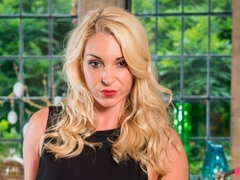 Loiroa, Boquete, Transar de quatro, Punheta, Lambendo, Mãe gostosa