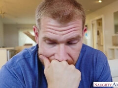 Amerikanisch, Blondine, Aufs gesicht abspritzen, Freundin, Natürlichen titten, Rasiert, Titten