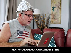 Iso kulli, Isot tissit, Mummo, Teini, Tissit