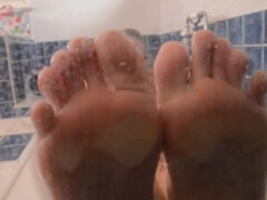 Toes in the Tub