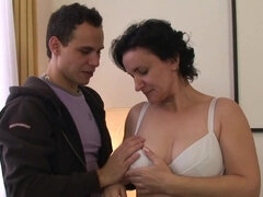 Brunetka, Czeski, Babunia, Włochaty, Hd, Dojrzałe, Mama, Cipka