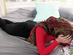 Ložnice, Kuřba, Prstění, Výprask, Masturbace, Pička, Tetování, Teenka