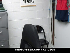 Shoplyfter (rebecca vanguard) penalized by the security