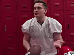 Fucking my sad crush in locker to make him happy