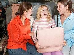 18 anni, Toccando, Baciando, Lesbica, Leccata, Lingerie, Masturbazione, Rasata