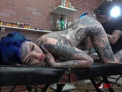 Cul, Nana, Gros seins, Plantureuse, En levrette, Hard, Rasée, Tatouage