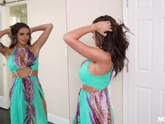 Verga grande, Tetas grandes, Morena, Garganta profunda, Hd, Madres para coger, Pov, Tatuaje