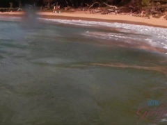 Amateur, Salle de bains, Plage, Doigter, Nue, De plein air, Douche, Mouillée