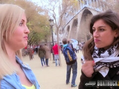 Blondína, Brunetka, Vlasatej, Hd, Bozkávanie, Lesbické, Pornstars, Na verejnosti