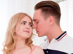 Amatoriale, Grande cazzo, Bionda, Pompino, Da dietro, Magra, Ragazza, Tette