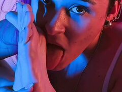 Kvinde, Latinsk, Onani, Piercing, Solo, Strømper, Tatovering, Bryster