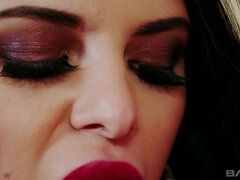 Brunetta, Latina, Lesbica, Lingerie, Masturbazione, Giochi