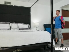 Schlafzimmer, Grosser arsch, Blondine, Blasen, Schwanz, Aufs gesicht abspritzen, Hotel, Muschi