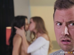 Camera da letto, Culo grosso, Tette grandi, Tettona, Cicciona, Pisello, Leccata, Terzetto