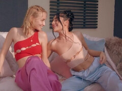 Blondynka, Brunetka, Palcówka, Hd, Lesbijka, Lizanie, Cipka, Rosyjski